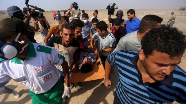 إصابة مواطن فلسطيني برصاص العدو الصهيوني في غزة إصابة مواطن فلسطيني برصاص العدو الصهيوني في غزة