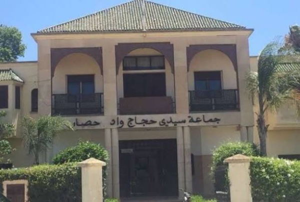 شكاية أمام النيابة العامة تتهم شخصا بالنصب والاحتيال والارتشاء مقابل التدخل لدى جماعة سيدي حجاج واد حصار