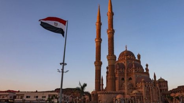 هل تناور مصر بذكاء في حروب المنطقة أم تفتقر إلى النفوذ هل تناور مصر بذكاء في حروب المنطقة أم تفتقر إلى النفوذ