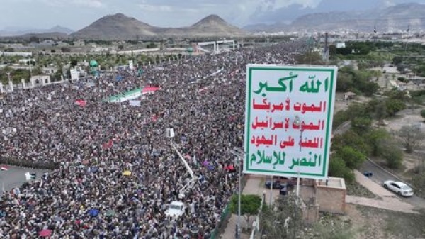ماذا يعني تلويح الحوثي بالتصعيد العسكري ضد الحكومة والسعودية ماذا يعني تلويح الحوثي بالتصعيد العسكري ضد الحكومة والسعودية