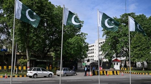 باكستان تعلن الطوارئ وتعلق عمل حكومة إقليم يقوده حزب عمران خان باكستان تعلن الطوارئ وتعلق عمل حكومة إقليم يقوده حزب عمران خان