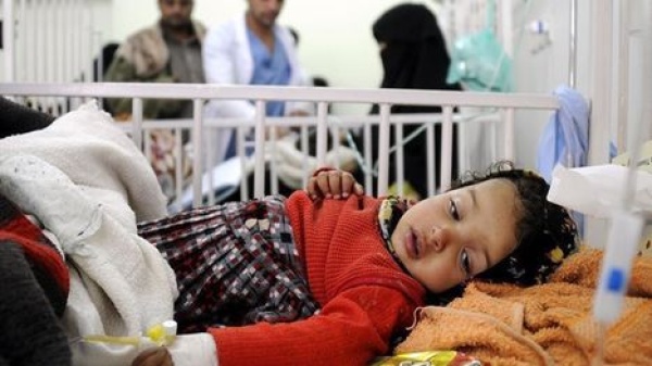 5 ملايين طفل يمني مهددون بالحرمان من اللقاحات تبادل للاتهامات وتفش للحصبة بمأرب 5 ملايين طفل يمني مهددون بالحرمان من اللقاحات تبادل للاتهامات وتفش للحصبة بمأرب
