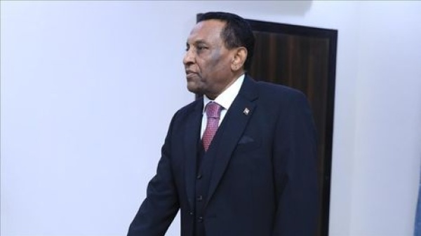 رئيس وزراء السودان يؤكد انطلاق حوار قريب وينتهي بإجراء الانتخابات رئيس وزراء السودان يؤكد انطلاق حوار قريب وينتهي بإجراء الانتخابات
