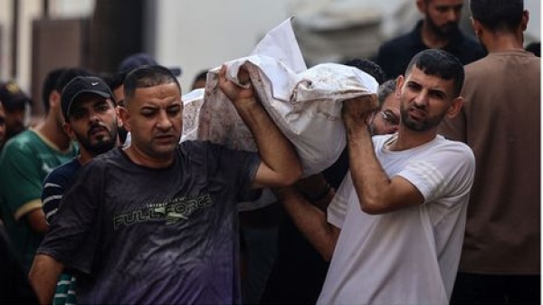 شهيد وجريح جراء قصف جديد للاحتلال وسط مدينة غزة