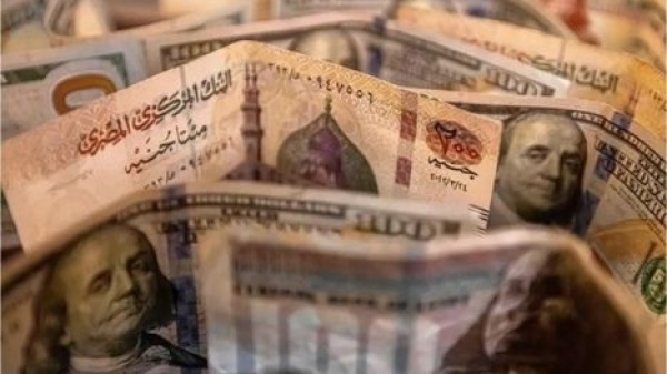 الأرقام في مواجهة السيسي ثورة يناير بريئة من انهيار الجنيه والتعويم وراء الـ50 جنيها الأرقام في مواجهة السيسي ثورة يناير بريئة من انهيار الجنيه والتعويم وراء الـ50 جنيها