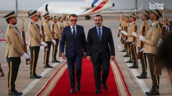 ماكرون يصل دمشق أول رئيس فرنسي يزور سوريا منذ 17 عاما ماكرون يصل دمشق أول رئيس فرنسي يزور سوريا منذ 17 عاما