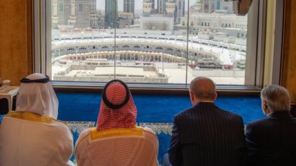سجال سعودي إماراتي حول اتفاق مكة هل تم تهميش الخليج سجال سعودي إماراتي حول اتفاق مكة هل تم تهميش الخليج