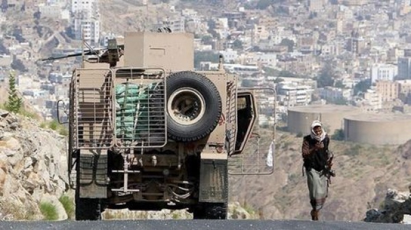 غارات تستهدف مواقع وتعزيزات للحوثيين في مأرب والجوف مؤشرات تصعيد عسكري غارات تستهدف مواقع وتعزيزات للحوثيين في مأرب والجوف مؤشرات تصعيد عسكري