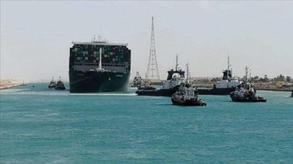 مقايضة بالديون اقتراح بتحصيل رسوم عبور قناة السويس لسنوات مقدما