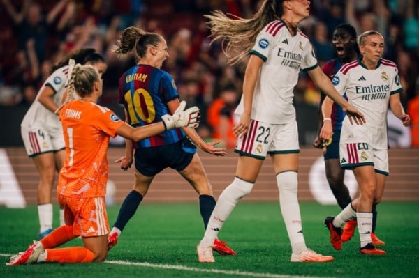 زلزال في كامب نو سيدات برشلونة يكتسحن ريال مدريد بسباعية تاريخية زلزال في كامب نو سيدات برشلونة يكتسحن ريال مدريد بسباعية تاريخية