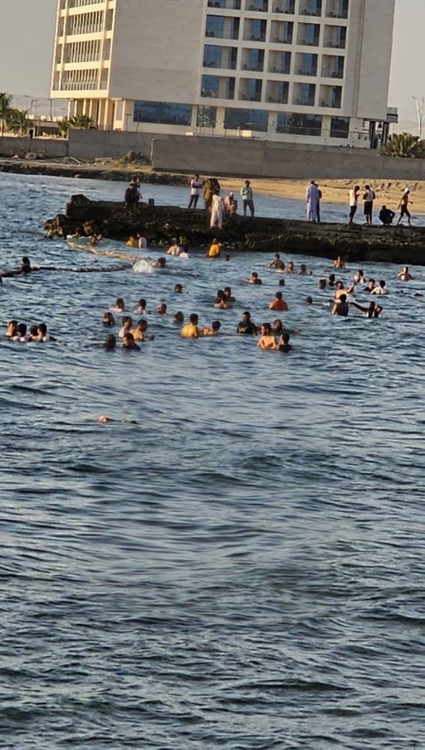 مسبح الدقم بأملج أجواء معتدلة وبيئة آمنة للمتنزهين