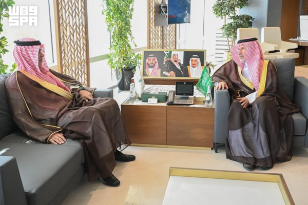الدكتور عبدالله الربيعة يلتقي سفير المملكة لدى السودان الدكتور عبدالله الربيعة يلتقي سفير المملكة لدى السودان