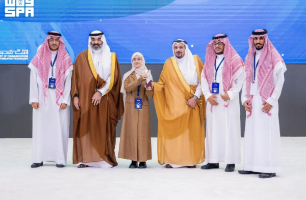 أمير منطقة القصيم يكر م الفائزين في هاكاثون agentx تقدير ا لحلولهم المبتكرة في الذكاء الاصطناعي