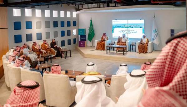 وزير الاتصالات يزور مركز كود في جامعة القصيم ويط لع على منظومة الابتكار وريادة الأعمال بالجامعة