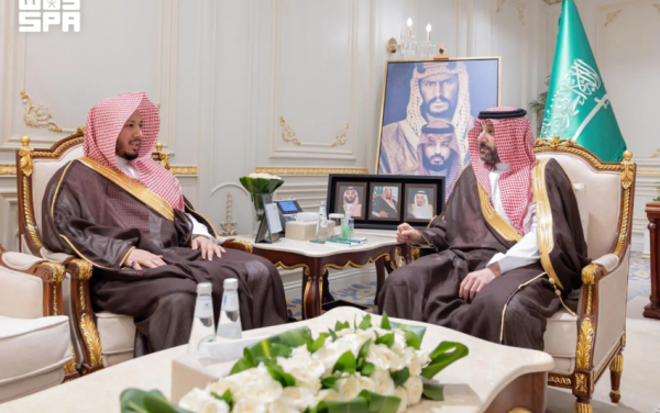 نائب أمير الحدود الشمالية يستقبل رئيس المحكمة الجزائية بالمنطقة