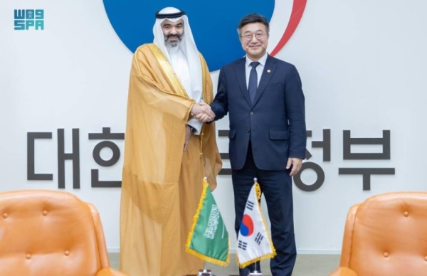 السواحه يبحث في كوريا الجنوبية تعزيز التعاون في الذكاء الاصطناعي والاقتصاد الرقمي السواحه يبحث في كوريا الجنوبية تعزيز التعاون في الذكاء الاصطناعي والاقتصاد الرقمي