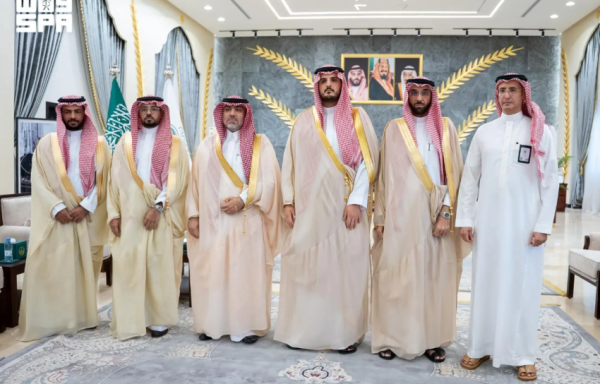 محافظ الطائف يطلع على الدور الرقابي لهيئة الغذاء والدواء بالمنطقة محافظ الطائف يطلع على الدور الرقابي لهيئة الغذاء والدواء بالمنطقة