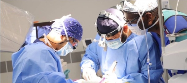 المدينة الطبية بجامعة القصيم تجري أول جراحة لاستئصال ورم داخل الحبل الشوكي