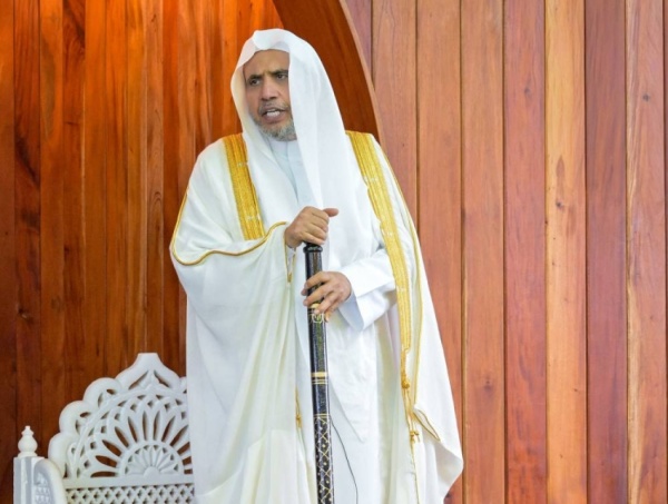 العيسى يلقي أول خطبة جمعة في جامع الرحمن بنيوزيلندا العيسى يلقي أول خطبة جمعة في جامع الرحمن بنيوزيلندا