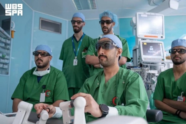 صحية الحرس الوطني تجري أول جراحة روبوتية عن ب عد على مستوى المملكة صحية الحرس الوطني تجري أول جراحة روبوتية عن ب عد على مستوى المملكة