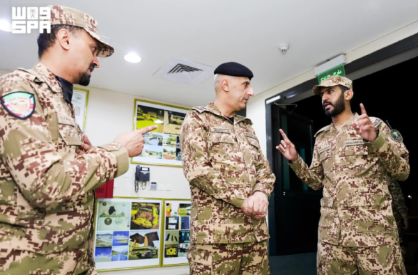 مدير إدارة المجاهدين يقف ميداني ا على سير العمل في فرع الإدارة بمنطقة عسير مدير إدارة المجاهدين يقف ميداني ا على سير العمل في فرع الإدارة بمنطقة عسير