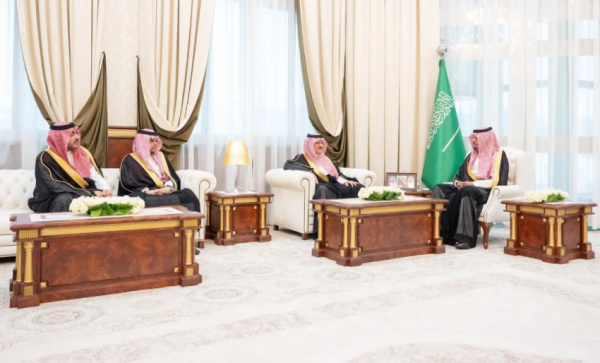 نائب أمير الباحة يطلع على جهود تنمية القطاع غير الربحي وحوكمة الجمعيات بالمنطقة نائب أمير الباحة يطلع على جهود تنمية القطاع غير الربحي وحوكمة الجمعيات بالمنطقة