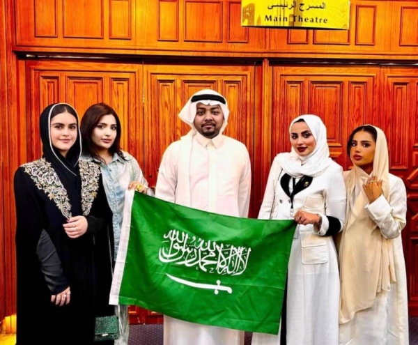 جوقة المسرح تختتم مشاركتها في مهرجان المونودراما العربي بجرش بعد تتويج مزاد عاطفي في القاهرة جوقة المسرح تختتم مشاركتها في مهرجان المونودراما العربي بجرش بعد تتويج مزاد عاطفي في القاهرة