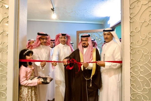 أمين منطقة الباحة يفتتح معرض الناوي للفنان أحمد الخزمري أمين منطقة الباحة يفتتح معرض الناوي للفنان أحمد الخزمري