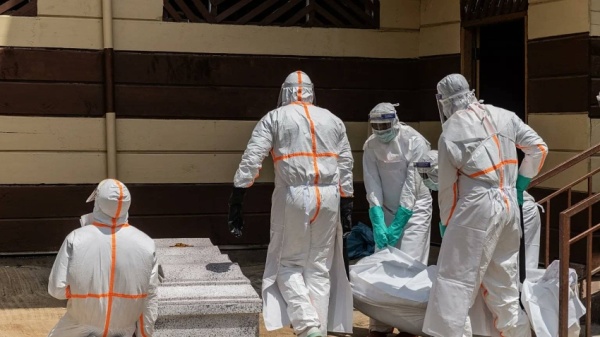 الكونغو الديمقراطية فشو إيبولا في 54 منطقة صحية