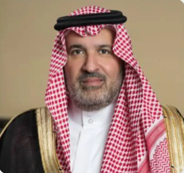فيصل بن سلمان يثم ن إهداء أسرة الراحل الحميدان مكتبته للدارة فيصل بن سلمان يثم ن إهداء أسرة الراحل الحميدان مكتبته للدارة