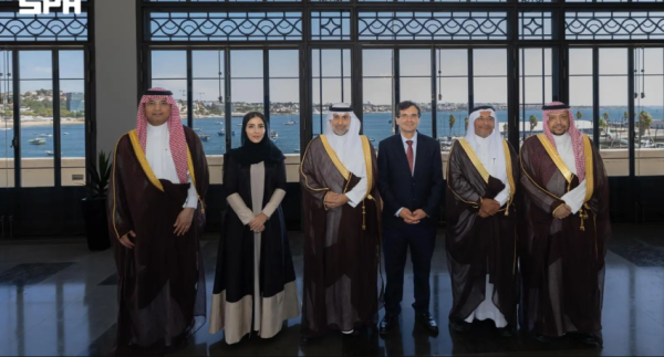 وزير الصحة يلتقي مستشار الرئيس البرتغالي ومسؤولين برتغاليين لتعزيز التعاون الصحي بين البلدين