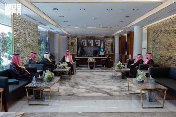 أمين منطقة الرياض يط لع على التقرير السنوي لهيئة تطوير محمية الإمام عبدالعزيز بن محمد
