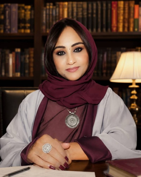 غالية عيسى الزبيدي أبحث عن النص الذي يبقى بعد أن ينتهي التصفيق