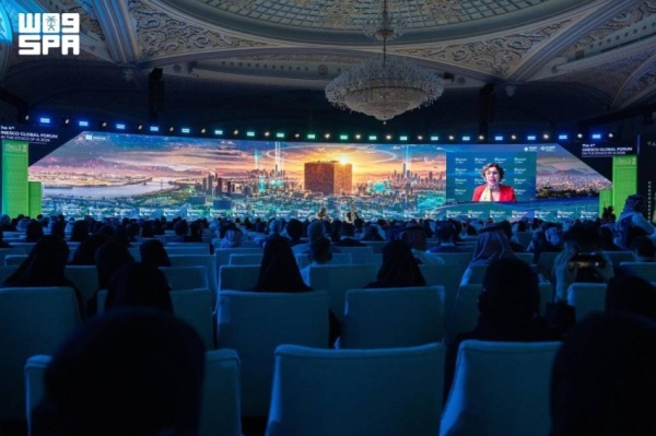 خبراء العالم بمنتدى اليونسكو يقفون على النموذج السعودي في إدارة مخاطر الذكاء الاصطناعي وضمان التبني الآمن والمسؤول لها خبراء العالم بمنتدى اليونسكو يقفون على النموذج السعودي في إدارة مخاطر الذكاء الاصطناعي وضمان التبني الآمن والمسؤول لها