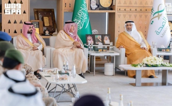 وزير الصحة يسل م مساعد وزير الدفاع للشؤون التنفيذية 4 شهادات لاعتماد مدن عسكرية مدن ا صحية وزير الصحة يسل م مساعد وزير الدفاع للشؤون التنفيذية 4 شهادات لاعتماد مدن عسكرية مدن ا صحية