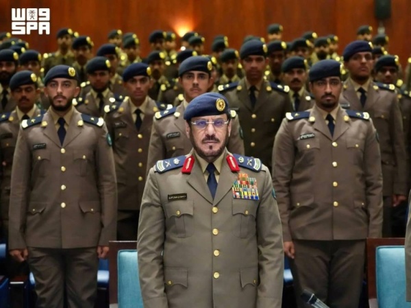 مدير عام الدفاع المدني يشهد تخريج 155 ضابط ا من الدورة التأهيلية الـ55 مدير عام الدفاع المدني يشهد تخريج 155 ضابط ا من الدورة التأهيلية الـ55