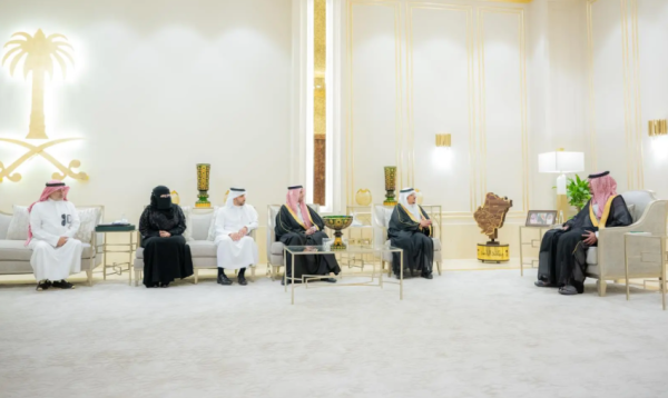 نائب أمير منطقة الباحة يطلع على مستجدات جائزة الباحة للإبداع والتميز
