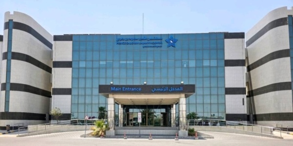 إجراء أول عملية لتبديل مفصل الركبة دون استخدام الإسمنت الطبي إجراء أول عملية لتبديل مفصل الركبة دون استخدام الإسمنت الطبي
