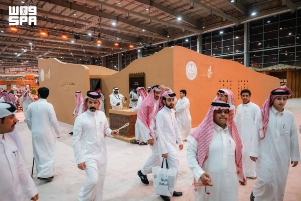 عز يور ث جناح بوابة الدرعية يستحضر تاريخ حي الطريف في معرض الصقور والصيد عز يور ث جناح بوابة الدرعية يستحضر تاريخ حي الطريف في معرض الصقور والصيد