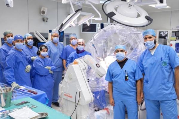 الملك عبدالله الطبية ت جري عملية تحفيز عميق للدماغ بالروبوت الملك عبدالله الطبية ت جري عملية تحفيز عميق للدماغ بالروبوت