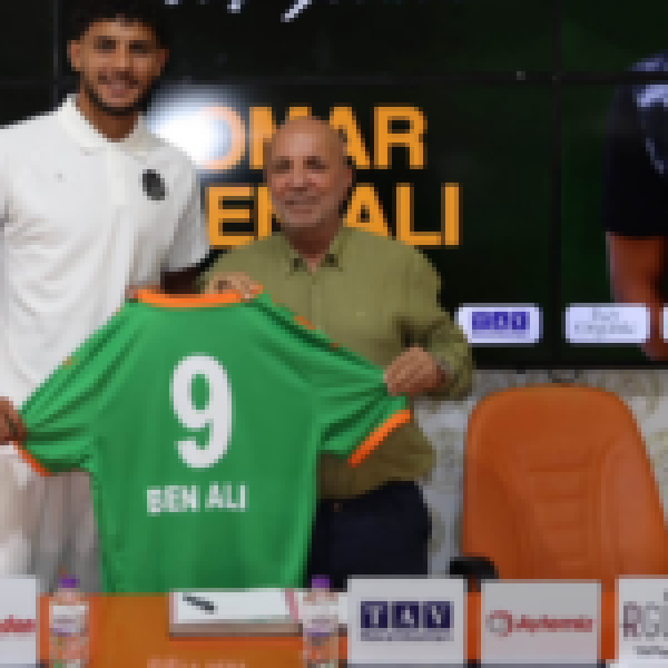 نادي نادي ألانياسبور التركي يقد م عمر بن علي نادي نادي ألانياسبور التركي يقد م عمر بن علي