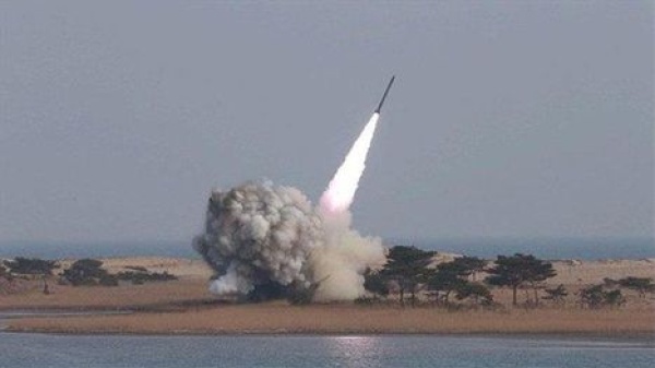 سباق الصواريخ الفرط صوتية يشعل التوتر بين الكوريتين الشمالية تطلق صواريخ جديدة