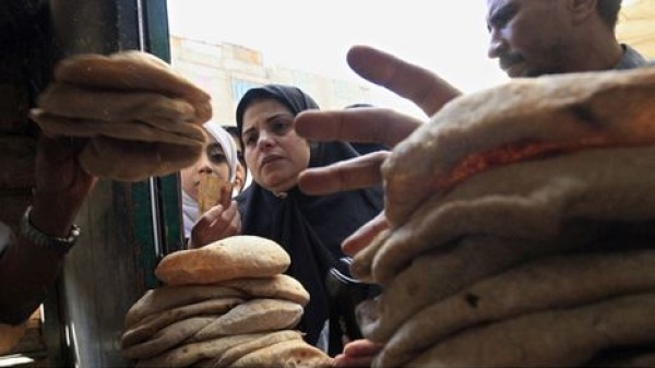 خفض وزنه ورفع سعره رعب رغيف الخبز المدعم ينتاب ملايين الأسر المصرية