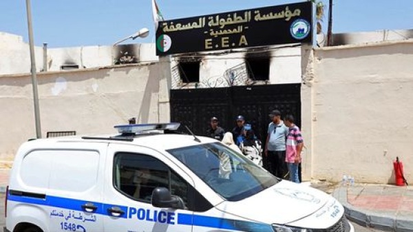 الشرطة الجزائرية تكشف سبب حريق دار الأيتام أودى بحياة 11 شخصا الشرطة الجزائرية تكشف سبب حريق دار الأيتام أودى بحياة 11 شخصا