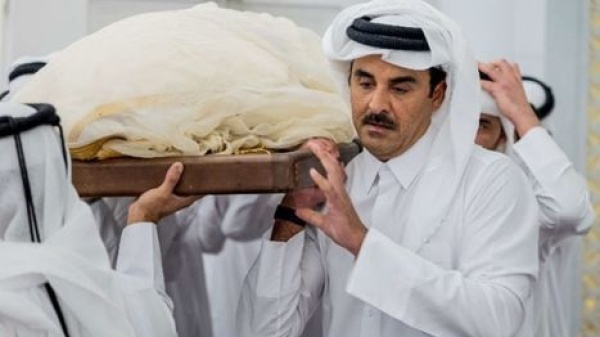 قطر تشيع الأمير الراحل إلى مثواه الأخير والديوان الأميري يعلن الحداد 4 أيام شاهد قطر تشيع الأمير الراحل إلى مثواه الأخير والديوان الأميري يعلن الحداد 4 أيام شاهد