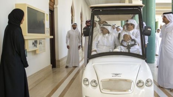 ماذا تعرف عن أسرة أمير قطر الراحل حمد بن خليفة 3 زوجات و24 ابنا ماذا تعرف عن أسرة أمير قطر الراحل حمد بن خليفة 3 زوجات و24 ابنا