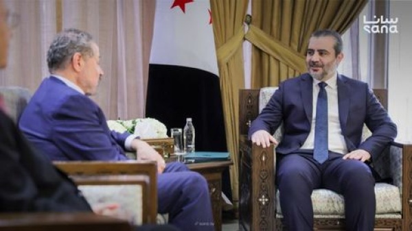 وزير الخارجية السورية يستقبل ياسر نجل محمود عباس في دمشق