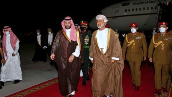 ع مان نعمل على استئناف المسار السياسي في المنطقة بالتعاون مع السعودية واليمن ع مان نعمل على استئناف المسار السياسي في المنطقة بالتعاون مع السعودية واليمن