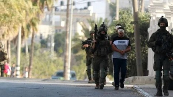 الاحتلال يعتقل 30 فلسطينيا في القدس والضفة ويتحدث عن تنظيم شباب الأقصى الاحتلال يعتقل 30 فلسطينيا في القدس والضفة ويتحدث عن تنظيم شباب الأقصى