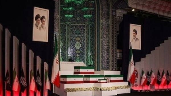 حضور مفاجئ نائب وزير الخارجية السعودي يؤدي واجب العزاء في خامنئي حضور مفاجئ نائب وزير الخارجية السعودي يؤدي واجب العزاء في خامنئي